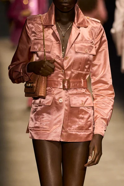 Look 72